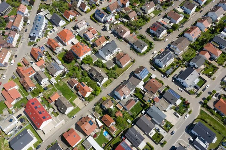 부동산법률사무소가 제공한 주택법위반 혐의 의뢰인 변호 전략